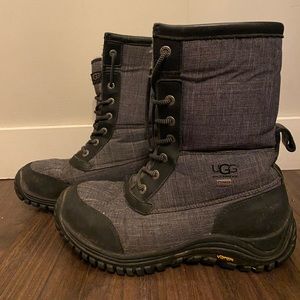 UGG Women's W Adirondack SIZE 9